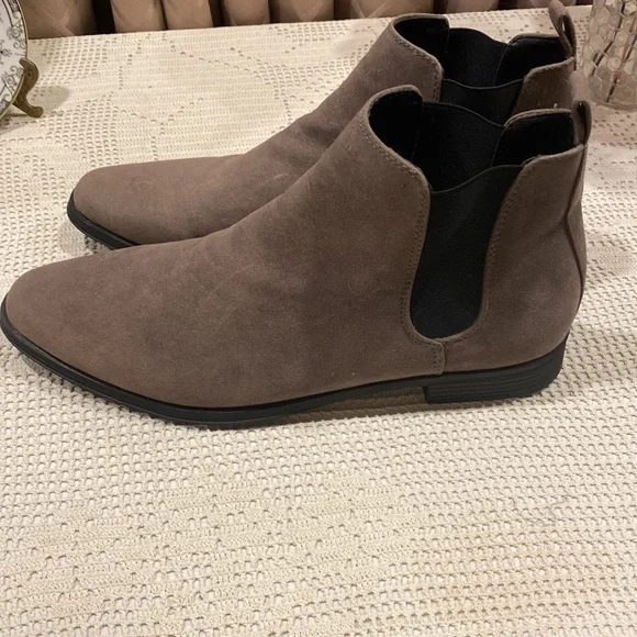 ASOS Men’s Size 7 Taupe Suede Like Boots - Never Worn - Picture 3 of 9